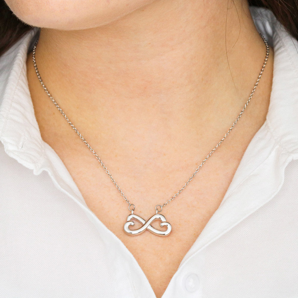 Interlocking Hearts Infinity Necklace – Romantic Gift for Wife or Girlfriend